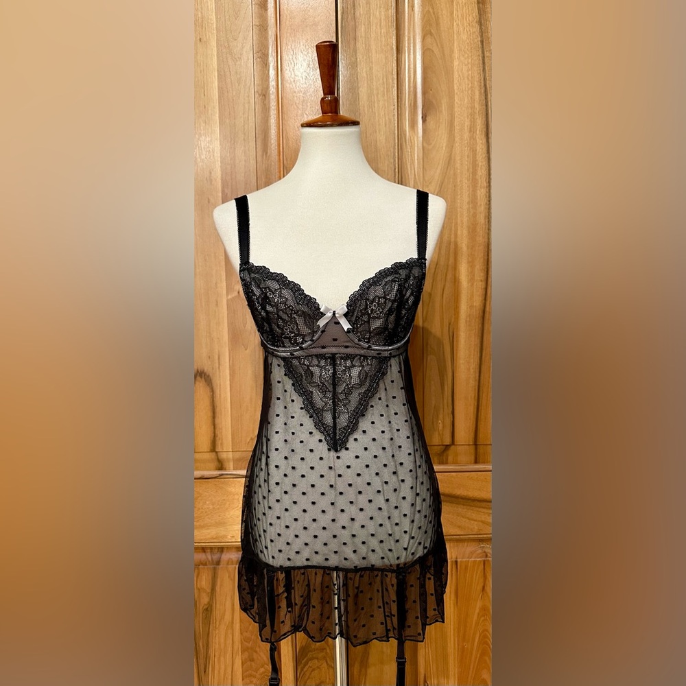 Parfait Sheer Black Swiss-Dot/Mesh Babydoll/Nightie w/ Attached Garters, EUC 30D